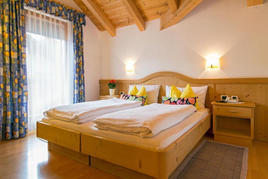 Chalet Madrisa Корвара-ин-Бадия Номер фото
